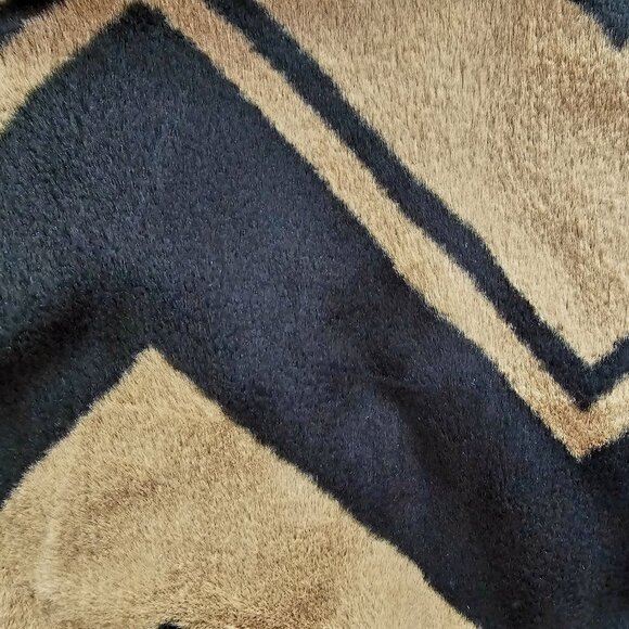 😍NWT😍 Banana Republic Faux Fur Coat, Black/Brown, Size XS - Picture 6 of 9